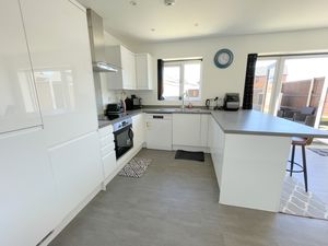 Mannings Road- click for photo gallery